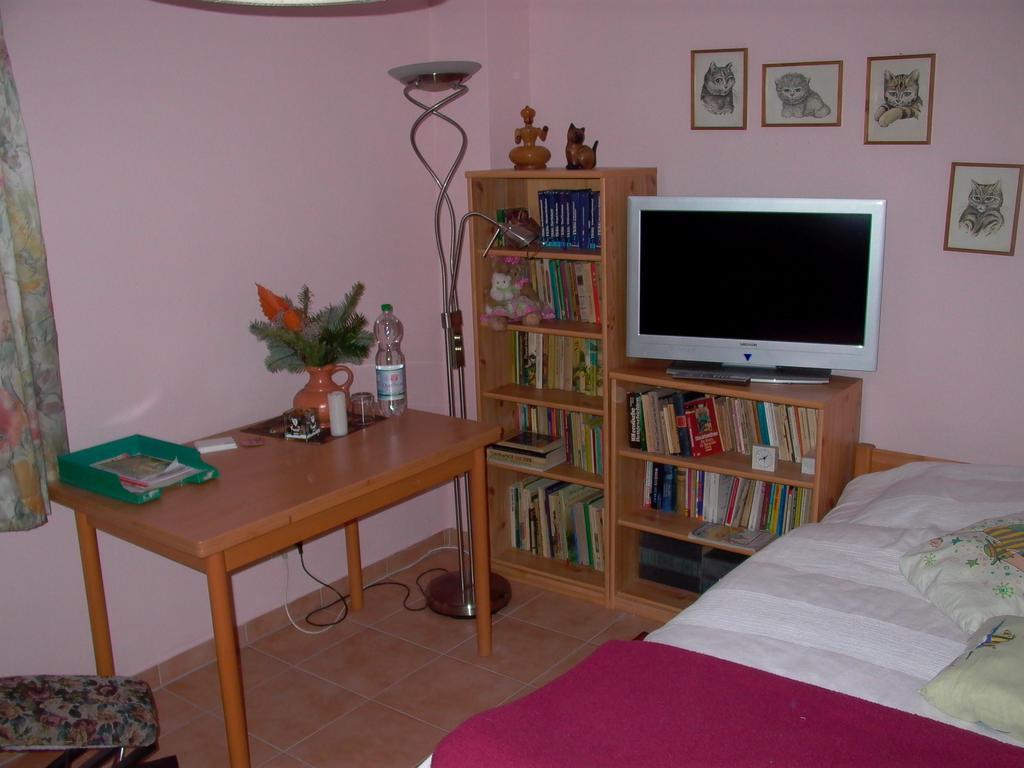 Gaestezimmer Ferienwohnung Villa Alexa, Mit Wallbox Woltersdorf  Szoba fotó